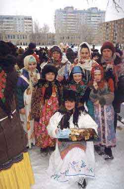 На празднике Масленицы в школе 49 г.Омск