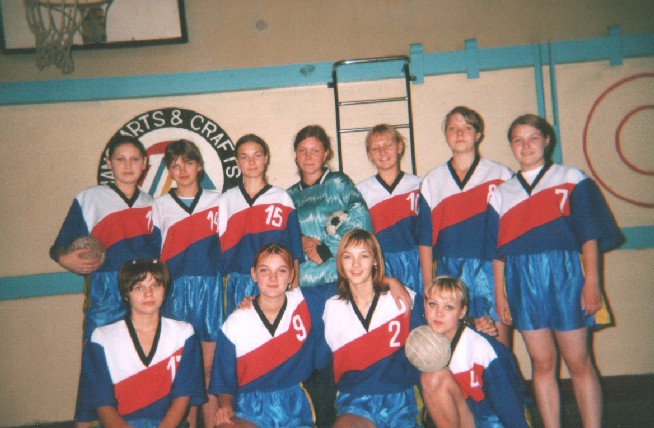 The female handball team of the school #99